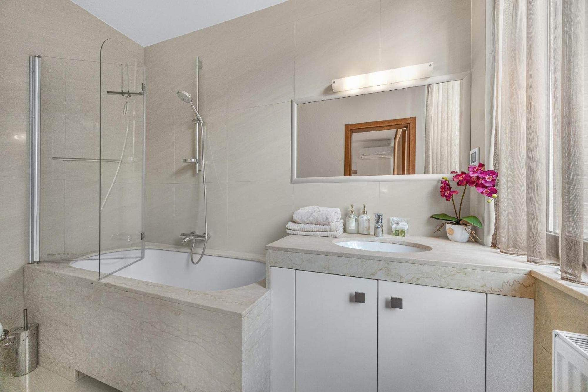 Revon Business Apartment 50 Dunajska براتسيلافا المظهر الخارجي الصورة