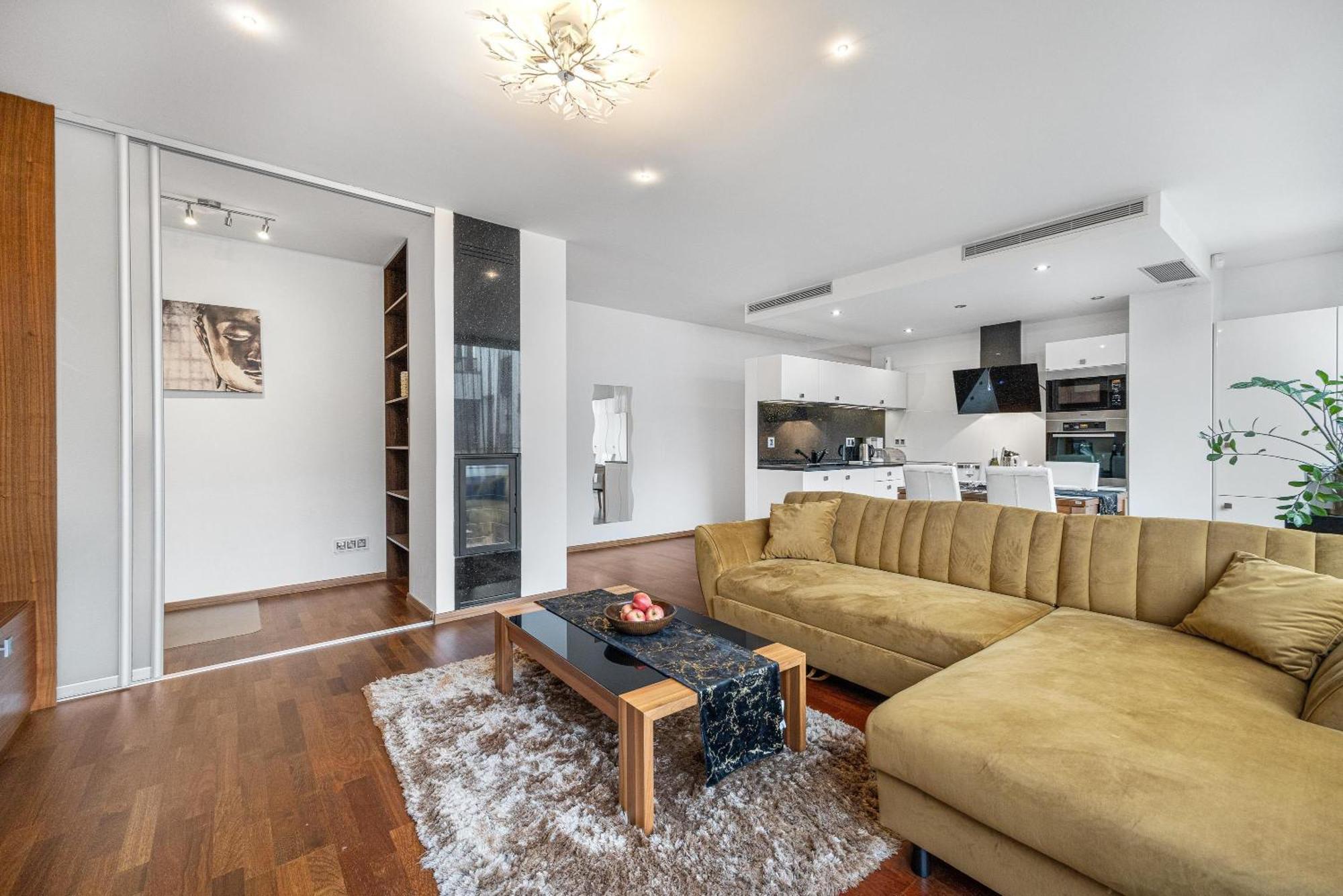 Revon Business Apartment 50 Dunajska براتسيلافا المظهر الخارجي الصورة
