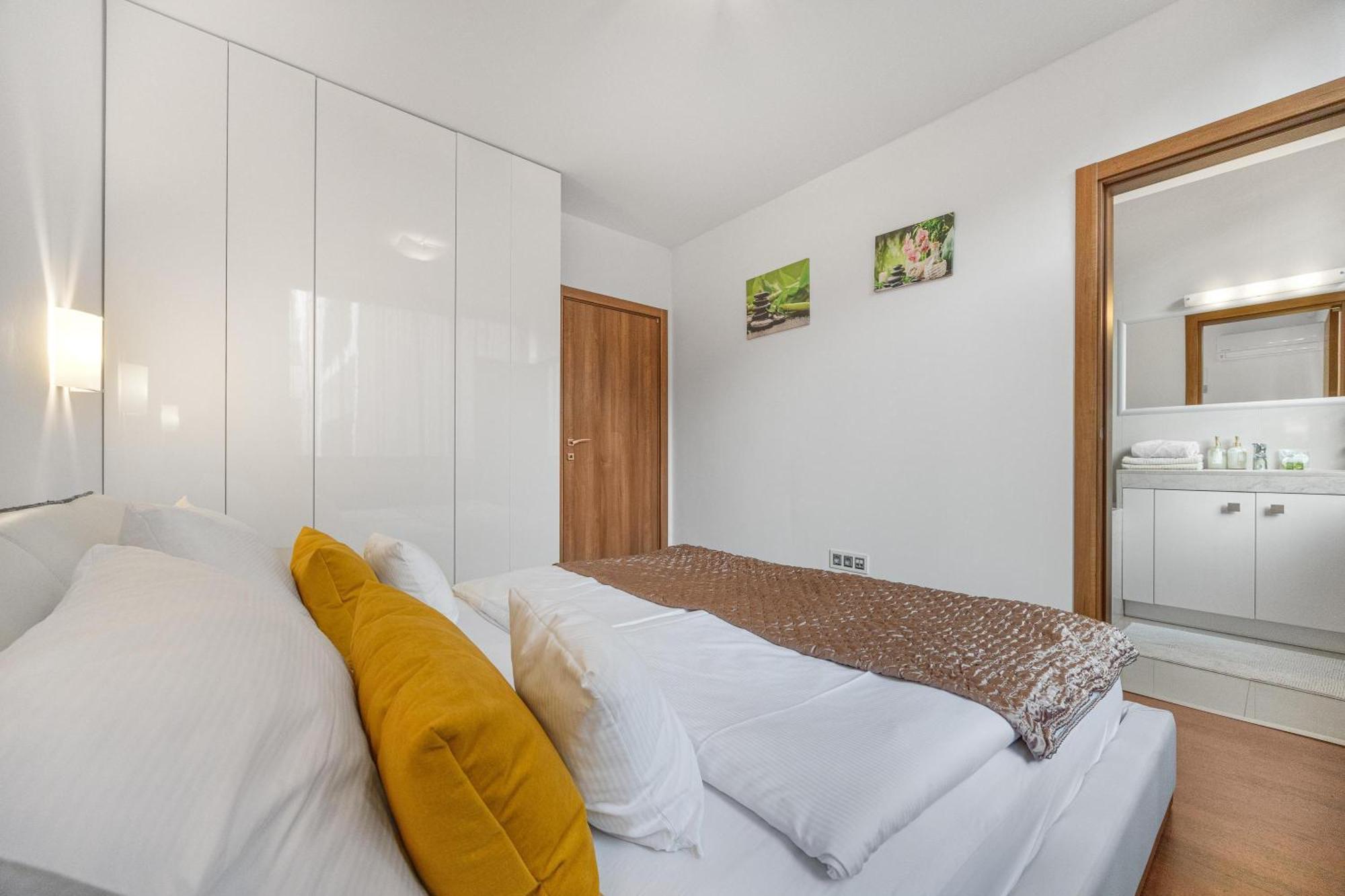 Revon Business Apartment 50 Dunajska براتسيلافا المظهر الخارجي الصورة