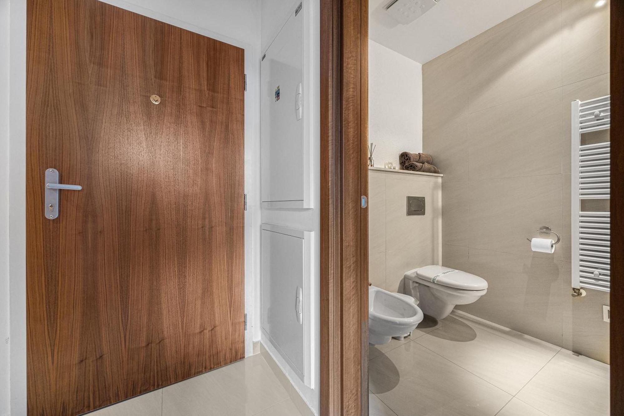 Revon Business Apartment 50 Dunajska براتسيلافا المظهر الخارجي الصورة